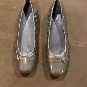 Asgi Pewter Daisy Ballerina Leather Flats